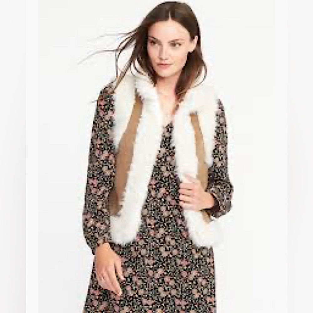 Old Navy Faux Suede Sherpa Vest - Picture 1 of 12